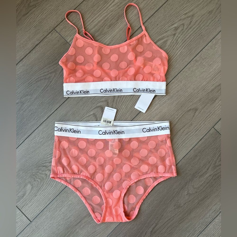 CALVIN KLEIN BRALETTE SET